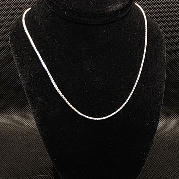 Jewelry - Vintage 1960s 16" Sterling Silver Necklace